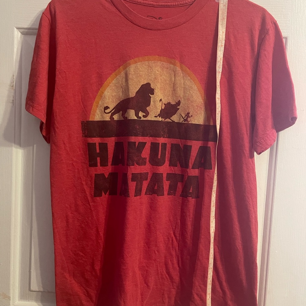 Disney Lion King Hakuna Matata T-Shirt
Size M